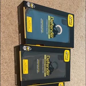 4 iPhone XS MAX otter box’s